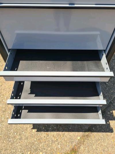 snap on 40inch toolbox with monitor - Thumbnail 3
