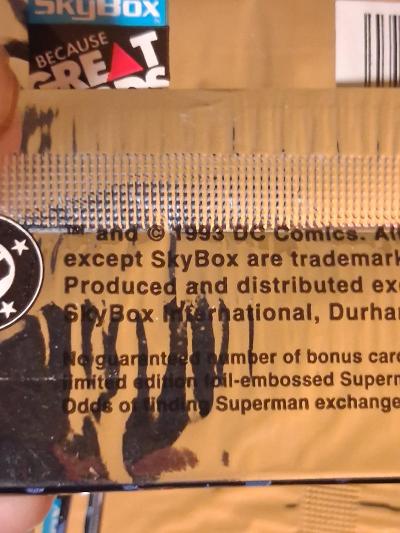 MARVEL HOLOS AND DC PACKS OF NEW CARDS - Thumbnail 2