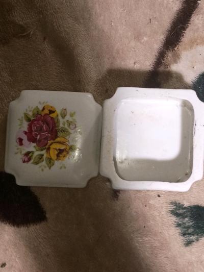 Small Porcelain Ring Holder - Thumbnail 2