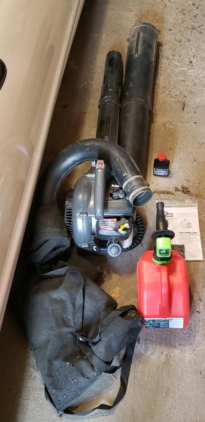 Black max 2 cycle blower vac
