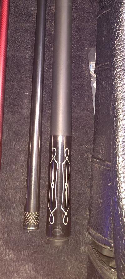 carbon pool sticks I want 60 for the pair or 40 each - Thumbnail 4