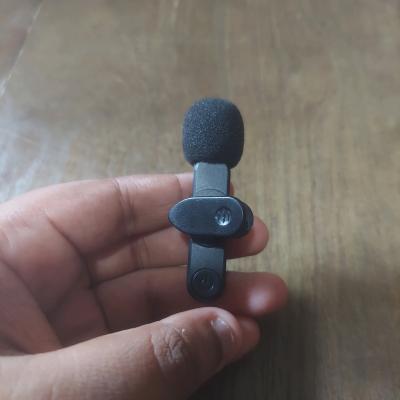 A very good 24GHz wireless microphone it includes a charger - Thumbnail 6