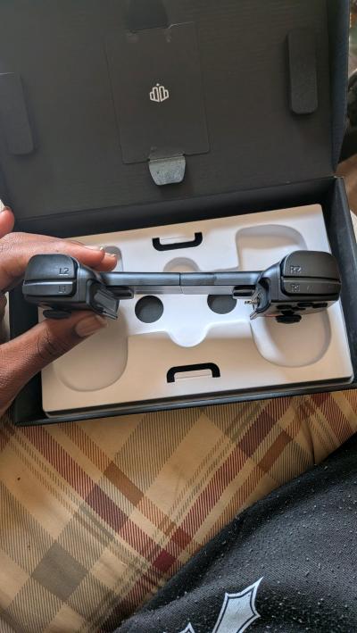 Backbone One Mobile Gaming Controller for iPhone users - Thumbnail 2