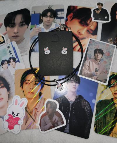 Stray Kids Lee Know Bias Pack with Jewelry