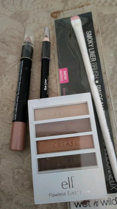 brand new makeup never used - Thumbnail 3