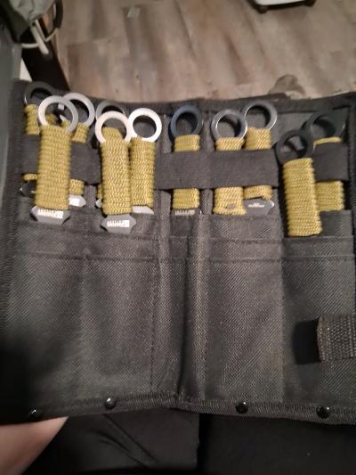 throwing knives
