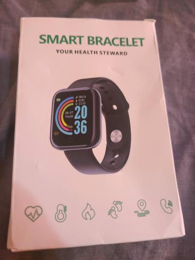 smart Bracelet and watch in a compartment small box works