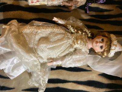 making room to give some lucky family a nice antique dolls - Thumbnail 5