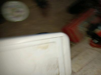 igloo cooler with wheels and handle 38 quarts - Thumbnail 3