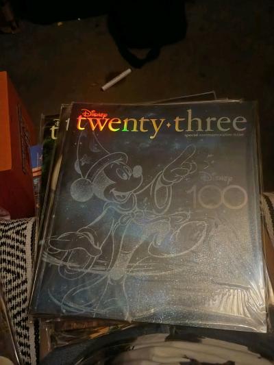 D23 magazines 14 in all 20 each all brand new - Thumbnail 11