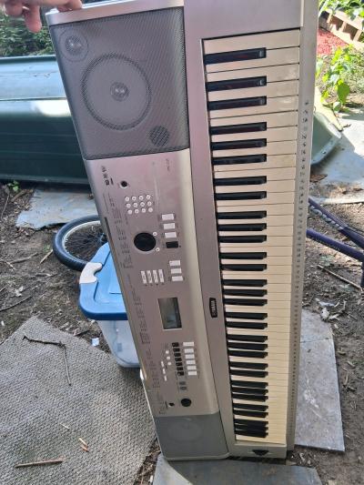 Yamaha YPG235 76Key Portable Grand Keyboard