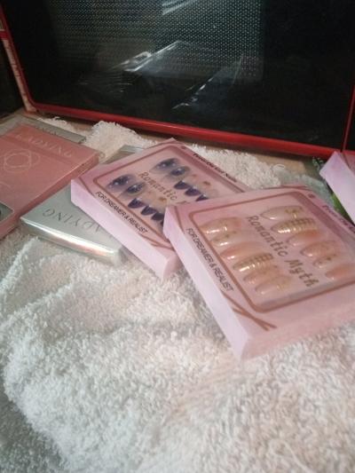 health and beauty nails and face mask