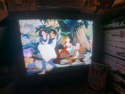 Retro Sharp 32KS400 32 inch CRT TV - Thumbnail 4