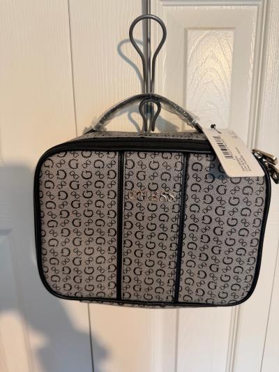 Guess make up Bag - Thumbnail 3
