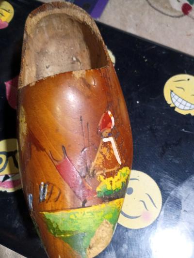 Little Wooden Shoe with pictures painted on it - Thumbnail 2
