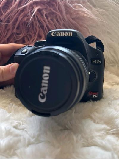 Canon EOS Rebel T1i Black DSLR Camera with Lens