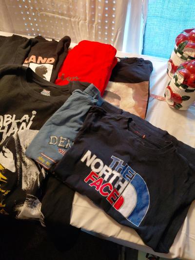 5 count T shirt bundle Size XL vintage t shirts