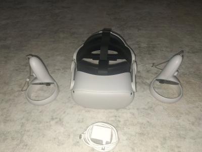 Meta Quest 2 128GB VR Headset Used