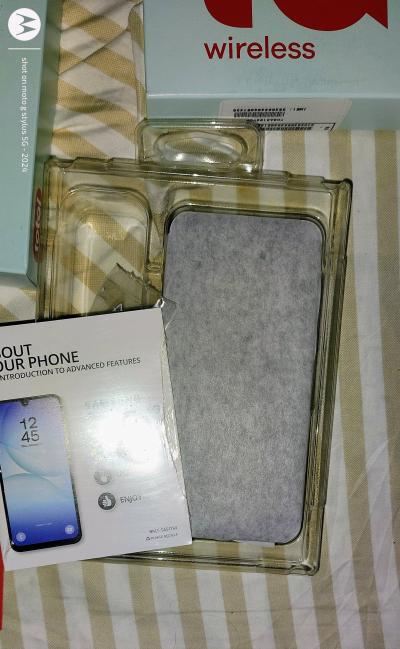 Inventory Store Blowout Unlocked Brand New CellPhones - Thumbnail 3