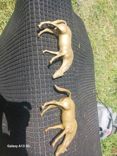 vestige horse figurine
