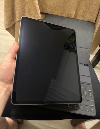 iPad Pro  working perfectly in good condition - Thumbnail 5