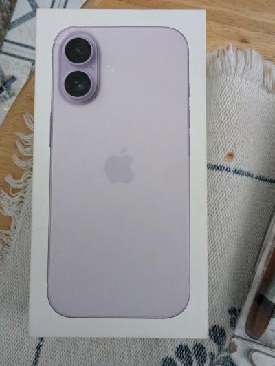 Apple iPhone 17 Lavender
