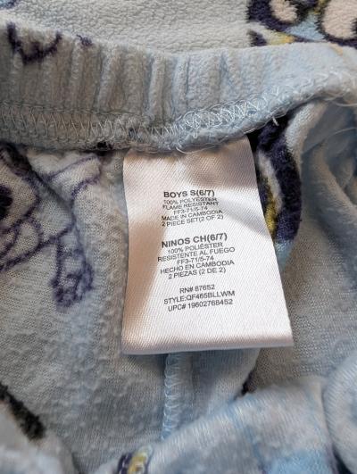 Bluey fleece pajama set size 6 - Thumbnail 3