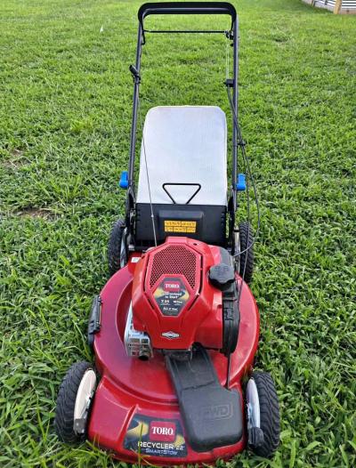 TORO 725HP selfpelropelled Mower - Thumbnail 4