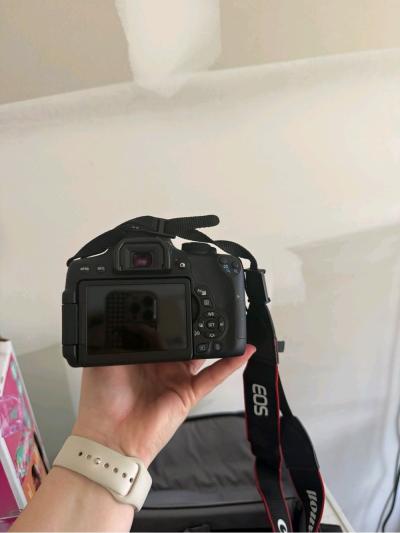 Canon EOS Rebel T6i DSLR Camera in Black - Thumbnail 8