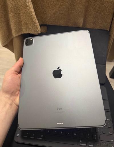 iPad Pro  working perfectly in good condition - Thumbnail 4