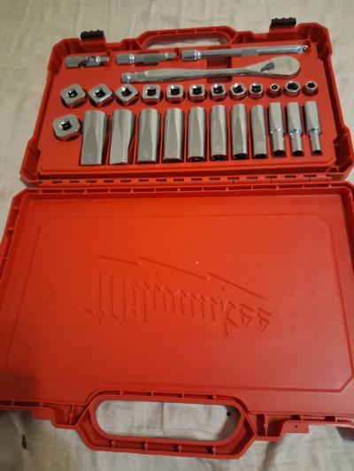 Milwaukee Drive Socket Wrench Set - Thumbnail 2