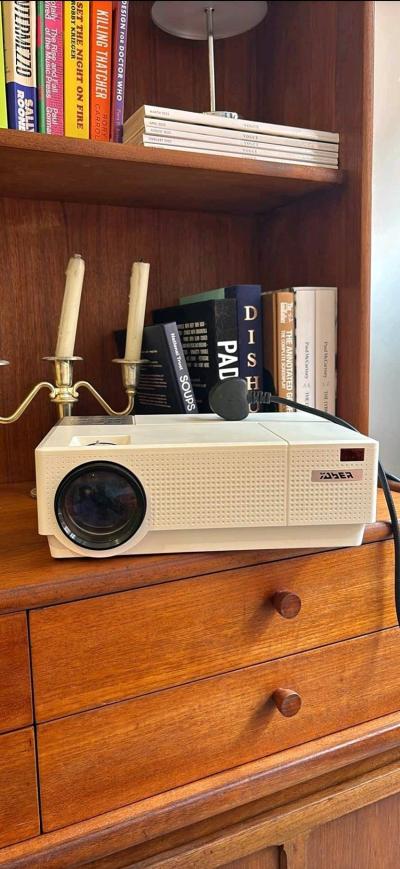 Yaber Y31 Projector 1080p 8000 Lumens LCD White