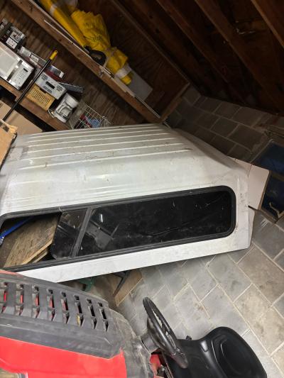 camper shell white used - Thumbnail 2