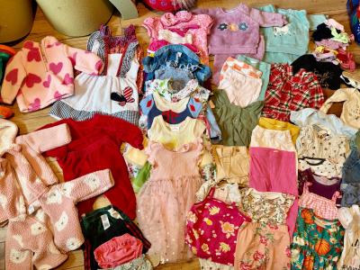 assorted baby girl clothes - Thumbnail 2