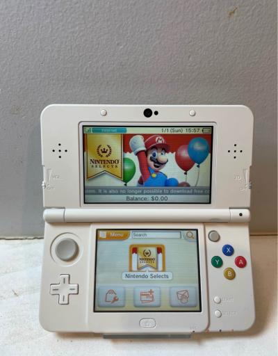 Nintendo 3ds working perfectly - Thumbnail 2
