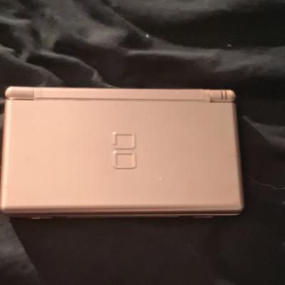 Rose Pink Nintendo DS Lite - Thumbnail 4