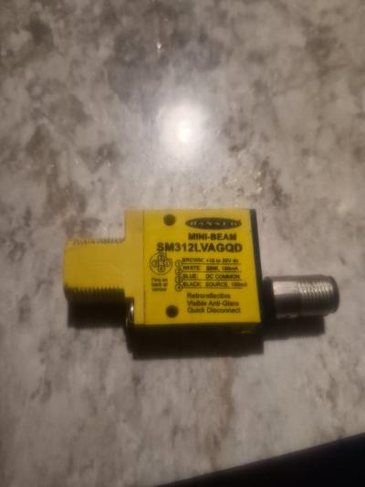 Banner Engineering SM312LVAGQD Photoelectric Sensor Polarize