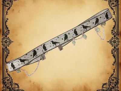 Choker featuring ravens and chain - Thumbnail 1