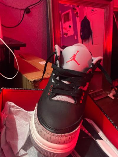 Jordan 3 cement 5y used great condition - Thumbnail 3