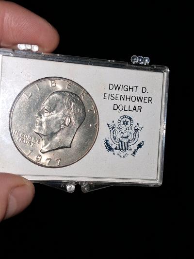 1977D Mint eisenhower  peg leg R in liberty rare coin