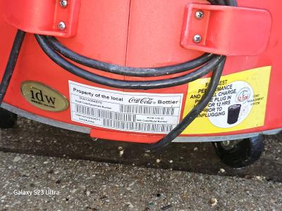 CocaCola Commercial Outdoor Beverage Cooler  Ice Chest  Larg - Thumbnail 5