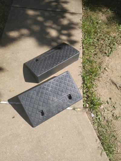 curbside ramps 5 inches tall strong cross braced plastic - Thumbnail 5