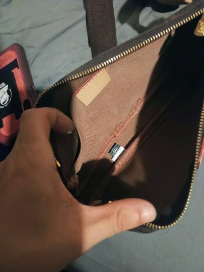 Louis Vuitton purse - Thumbnail 5