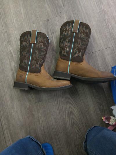 new boots I only had them 3 days - Thumbnail 2
