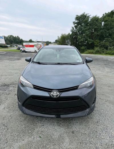 2017 Toyota corolla - Thumbnail 1