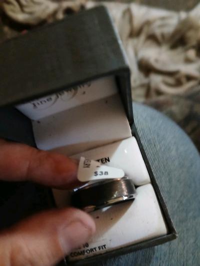 mens size 10 ring brand new had for 2 yrs - Thumbnail 2