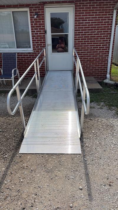 ELECTRIC SCOOTER WITH A RAMP - Thumbnail 7