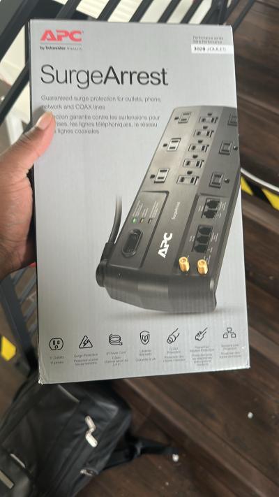 APC SurgeArrest Performance  11 Outlets 3020 Joules New in B