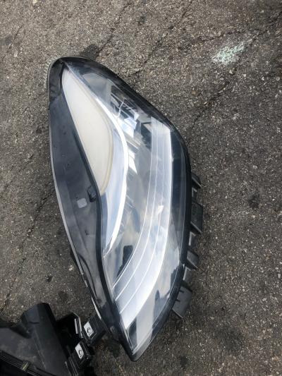 Tesla Y Tesla S headlights like new condition - Thumbnail 7