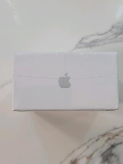 Apple AirPods Pro 3 NEW SEALED - Thumbnail 5